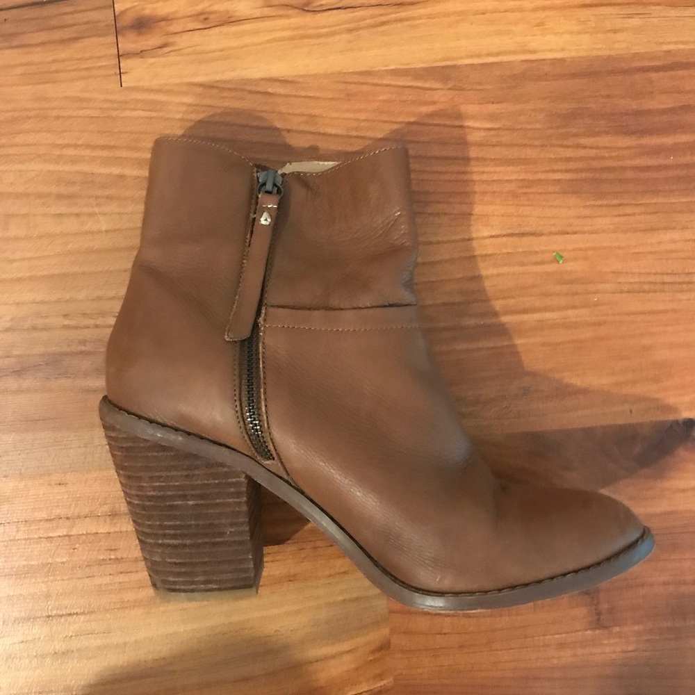 Kelsi Dagger ankle booties